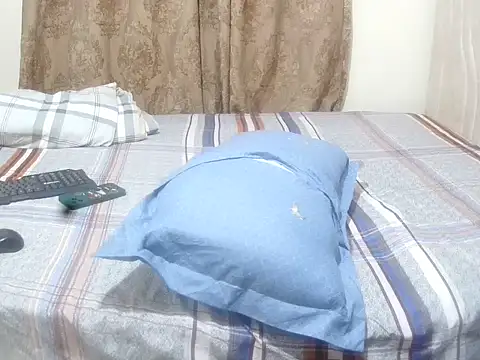 Snapshot of slender_sweet chatting on 9, 10, 2025 slender sweet online show from 9, 10, 2025