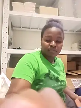 Snapshot of Yours_faithfully1 chatting on 24, 11, 2025 Yours faithfully1 online show from 24, 11, 2025