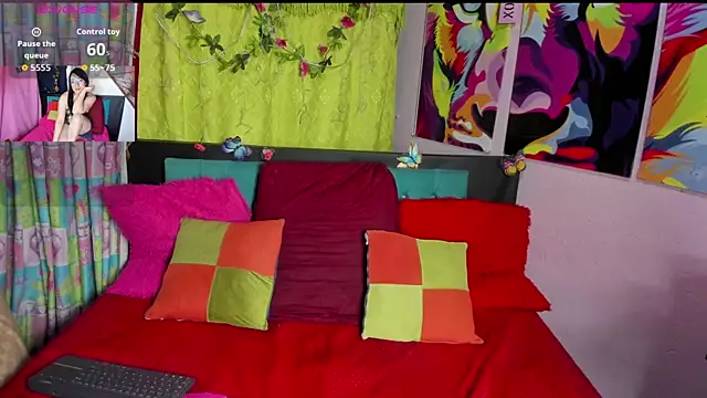 Snapshot of scarrlett40 chatting on 6, 11, 2025 scarrlett40 online show from 6, 11, 2025