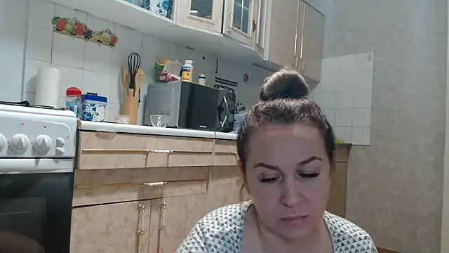 Vika  online show from 2, 2, 2025