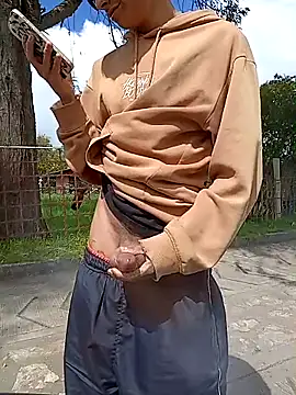 Snapshot of Cuervo_maniaco chatting on 8, 11, 2025 Cuervo maniaco online show from 8, 11, 2025