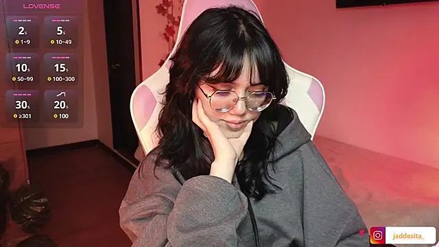 Snapshot of suzumi__ chatting on 5, 12, 2024 suzumi online show from 5, 12, 2024