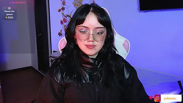 Snapshot of suzumi__ chatting on 5, 1, 2025 suzumi online show from 5, 1, 2025