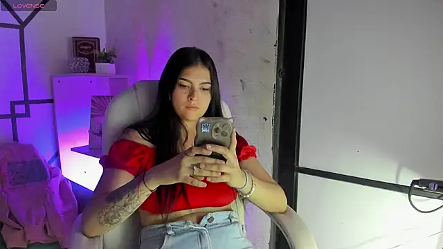 Snapshot of TifanyWhite_ chatting on 25, 1, 2025 TifanyWhite online show from 25, 1, 2025