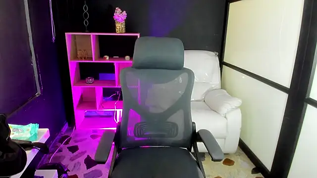 Snapshot of TifanyWhite_ chatting on 15, 3, 2025 TifanyWhite online show from 15, 3, 2025