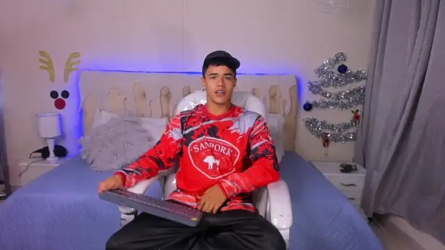 Rob saenz  online show from 12, 12, 2024