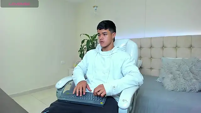 Rob saenz  online show from 9, 2, 2025