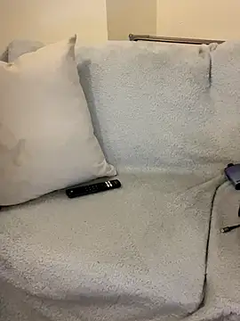 UKSYDNEYFOX online show from 8, 11, 2025