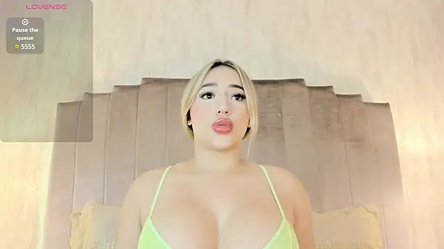 Snapshot of ashlyestone chatting on 28, 2, 2025 ashlyestone online show from 28, 2, 2025