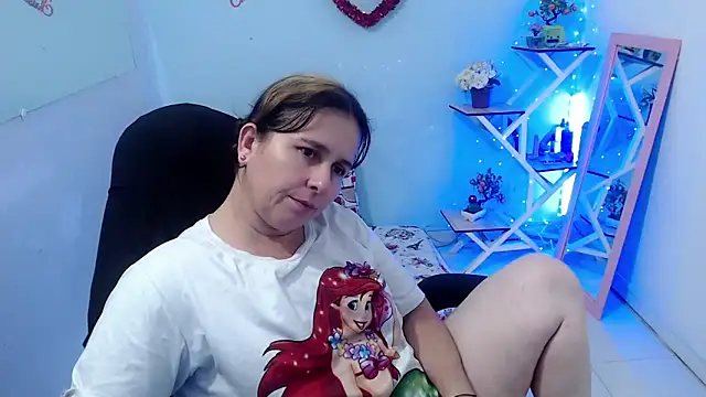 Snapshot of victoria_jones chatting on 9, 2, 2026 victoria jones online show from 9, 2, 2026