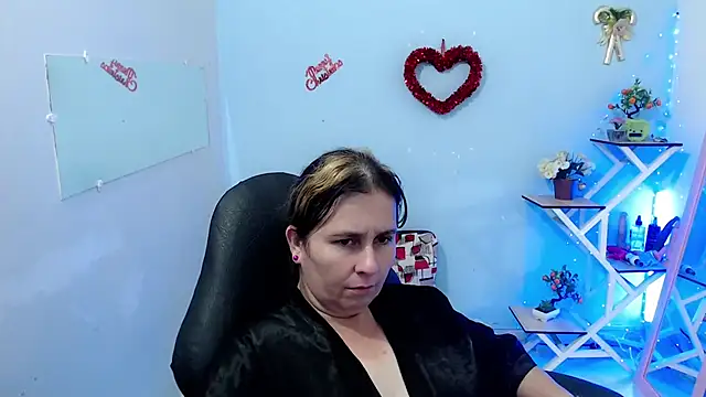 Snapshot of victoria_jones chatting on 26, 2, 2026 victoria jones online show from 26, 2, 2026