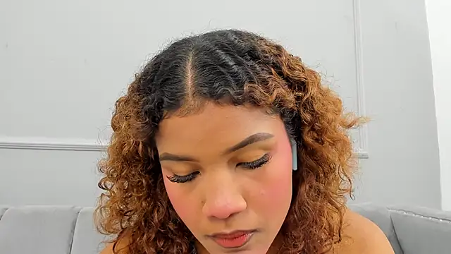 Isabellsmmith online show from 5, 1, 2025