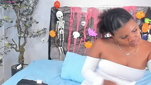 Snapshot of Isabellsmmith chatting on 18, 10, 2025 Isabellsmmith online show from 18, 10, 2025