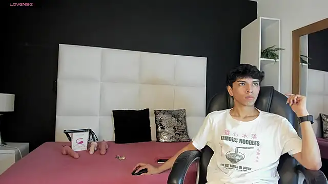 Snapshot of Santy_carrington chatting on 4, 12, 2024 Santy carrington online show from 4, 12, 2024