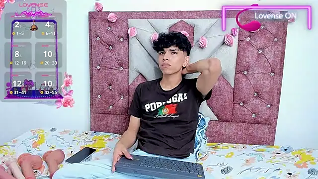 Snapshot of Santy_carrington chatting on 8, 3, 2025 Santy carrington online show from 8, 3, 2025