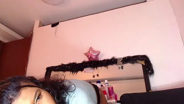 Snapshot of DaniBoom12 chatting on 18, 2, 2025 DaniBoom12 online show from 18, 2, 2025