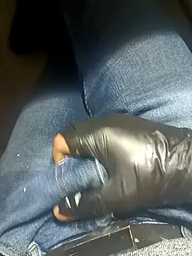 Snapshot of franko1987 chatting on 4, 1, 2025 franko1987 online show from 4, 1, 2025