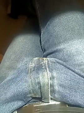 Snapshot of franko1987 chatting on 5, 1, 2025 franko1987 online show from 5, 1, 2025