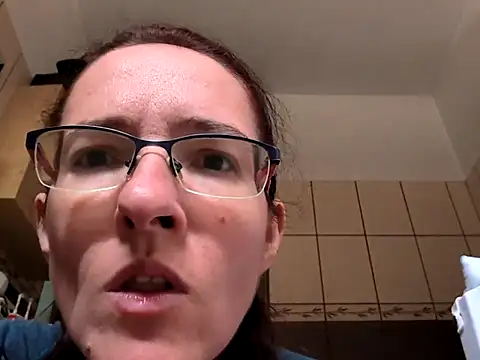 Snapshot of Milky_hairy_mommy chatting on 2, 10, 2025 Milky hairy mommy online show from 2, 10, 2025