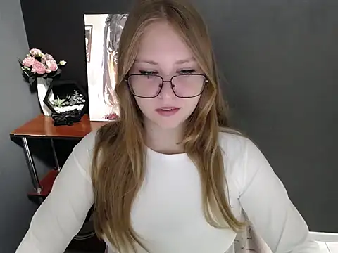 Snapshot of lady_minx chatting on 2, 10, 2025 lady minx online show from 2, 10, 2025