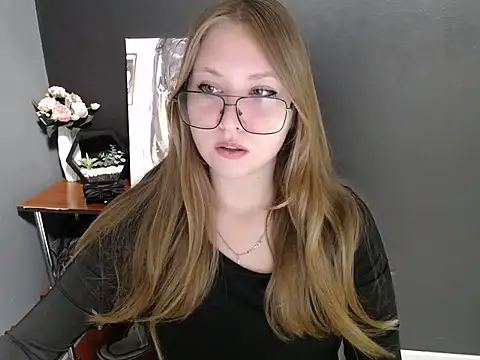Snapshot of lady_minx chatting on 3, 10, 2025 lady minx online show from 3, 10, 2025