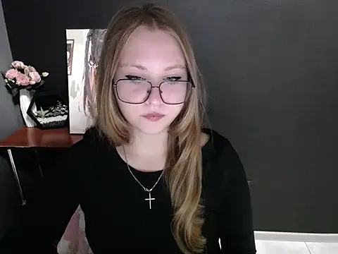 Snapshot of lady_minx chatting on 7, 10, 2025 lady minx online show from 7, 10, 2025