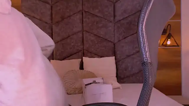 AmbarHills 1 online show from 6, 11, 2025