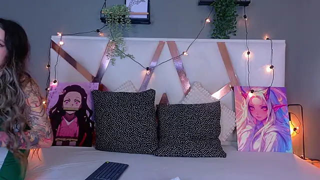 AmbarHills 1 online show from 22, 11, 2025