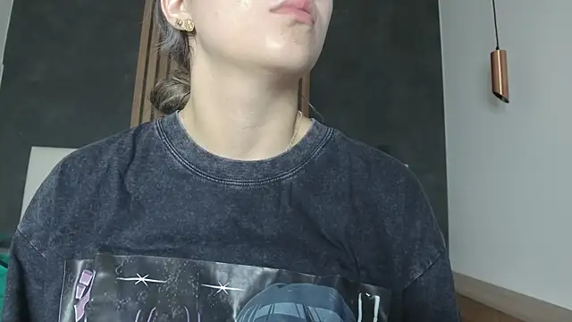 AmbarHills 1 online show from 22, 12, 2025