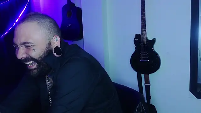 Snapshot of darkclothes chatting on 24, 12, 2024 darkclothes online show from 24, 12, 2024