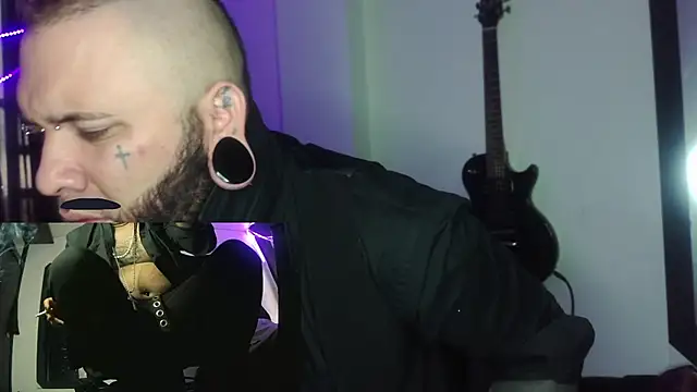 Snapshot of darkclothes chatting on 2, 1, 2025 darkclothes online show from 2, 1, 2025