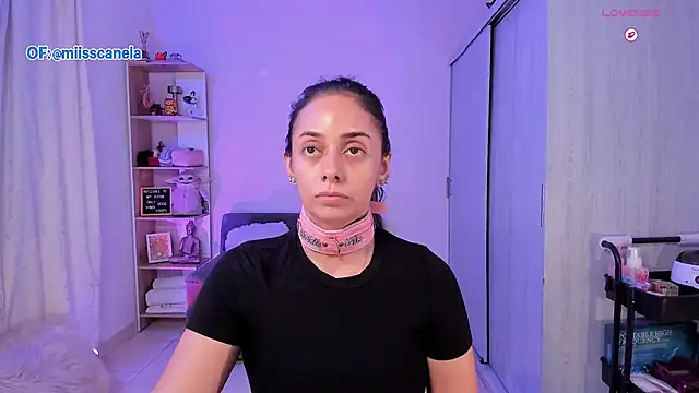 Snapshot of Aleja24Evans chatting on 27, 11, 2025 Aleja24Evans online show from 27, 11, 2025