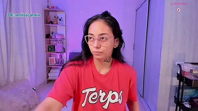 Snapshot of Aleja24Evans chatting on 1, 12, 2025 Aleja24Evans online show from 1, 12, 2025