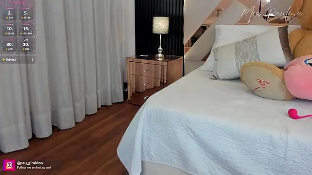 misspaulinaa online show from 16, 1, 2025