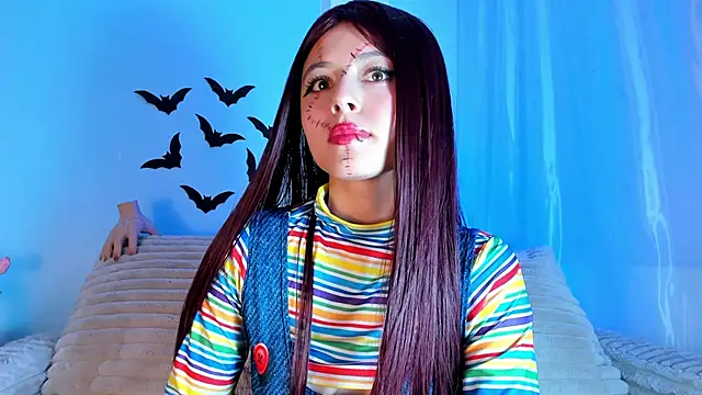 Snapshot of EmilyWithe chatting on 20, 10, 2025 EmilyWithe online show from 20, 10, 2025