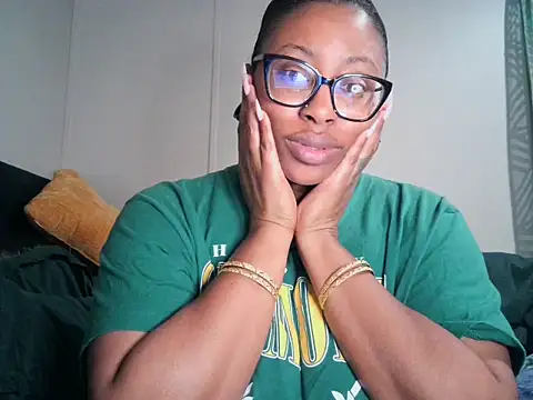 Snapshot of Nyxie_Chaos chatting on 23, 2, 2026 Nyxie Chaos online show from 23, 2, 2026