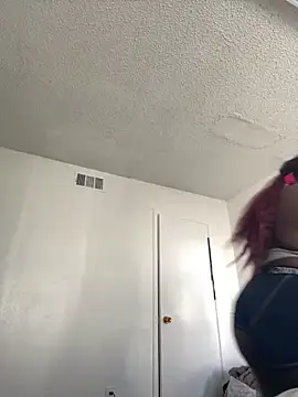 Snapshot of LillShayy chatting on 11, 10, 2025 LillShayy online show from 11, 10, 2025