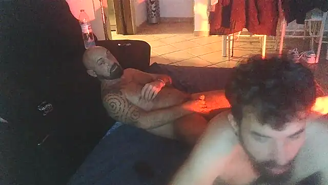 Snapshot of FJcouple chatting on 18, 12, 2024 FJcouple online show from 18, 12, 2024