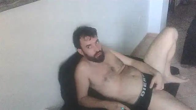 Snapshot of FJcouple chatting on 8, 1, 2025 FJcouple online show from 8, 1, 2025