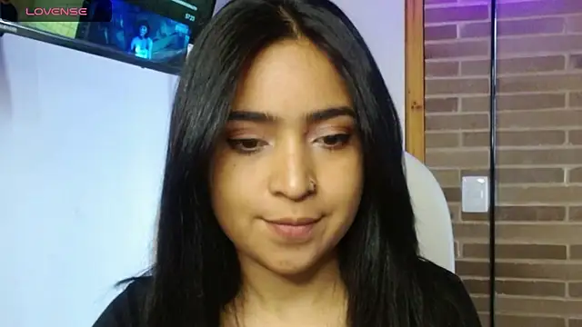 Snapshot of helenacyruss chatting on 21, 11, 2025 helenacyruss online show from 21, 11, 2025