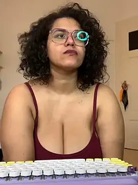Snapshot of Curvydesifromgermany chatting on 29, 1, 2025 Curvydesifromgermany online show from 29, 1, 2025