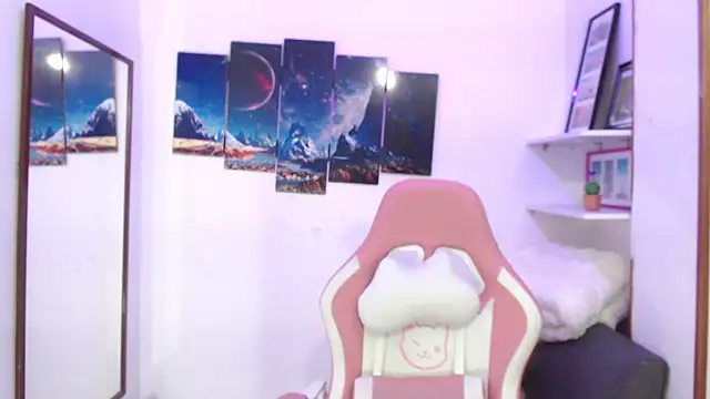 EmmaMyerss  online show from 14, 1, 2025