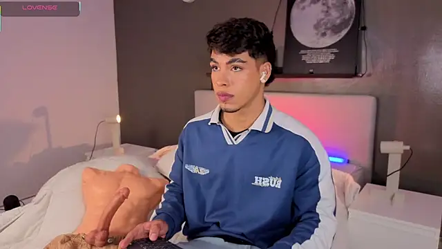 Snapshot of Ken-boy_ chatting on 2, 11, 2025 Ken-boy online show from 2, 11, 2025