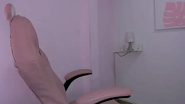 Snapshot of Evelin_shy chatting on 12, 3, 2026 Evelin shy online show from 12, 3, 2026