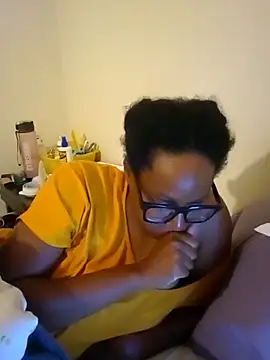 Snapshot of madamsensuale chatting on 31, 10, 2025 madamsensuale online show from 31, 10, 2025