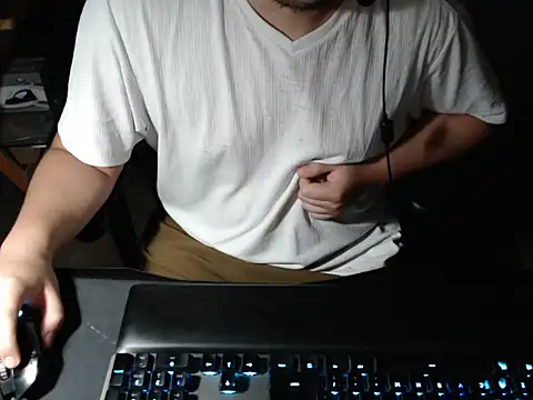 thealfawolf01 online show from 12, 10, 2025