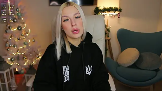 Snapshot of Crystal_Barbie chatting on 12, 12, 2024 Crystal Barbie online show from 12, 12, 2024