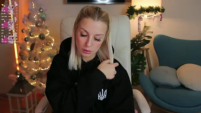 Snapshot of Crystal_Barbie chatting on 18, 12, 2024 Crystal Barbie online show from 18, 12, 2024