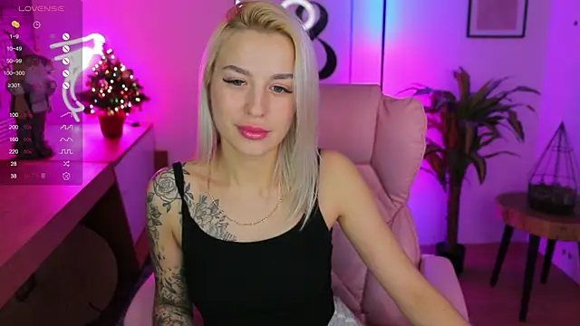 Snapshot of Crystal_Barbie chatting on 3, 1, 2025 Crystal Barbie online show from 3, 1, 2025