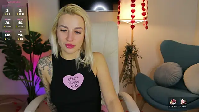 Snapshot of Crystal_Barbie chatting on 25, 2, 2025 Crystal Barbie online show from 25, 2, 2025